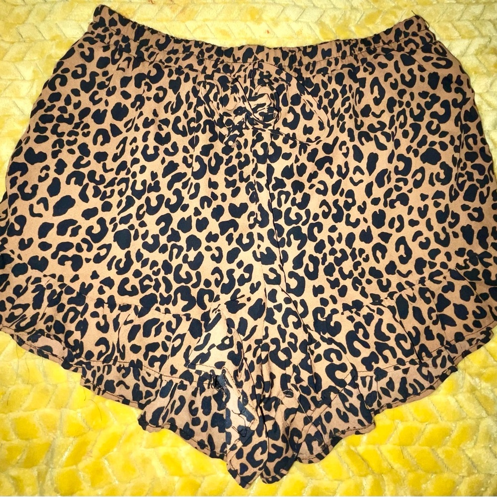 🎉Sienna Sky Flowy Shorts Medium